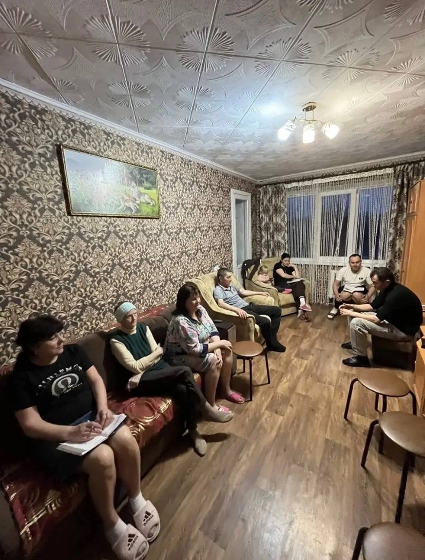 Групповая встреча — фото центра Выход есть